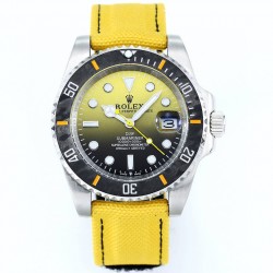 新品首发⚠️劳力士 ROLEX Submariner PARAKEET！新品定制款SUB水鬼，完美呈现！1：特别定制碳纤维圈口、渐变绿表盘，DIW赋予水鬼不一样的风格，体现全新的视觉和触觉体验！2：经过无数次的修改，终于呈现出刻字立体，且条丁外有外影的对版完美圈口，温润如玉的超强夜光珠！3：整表均采用904L精钢，暗黑质感，同正品一致4：搭载全新日本进口8215机芯，质量稳定。5：DIW做工完美，几乎到了极致，欢迎品鉴