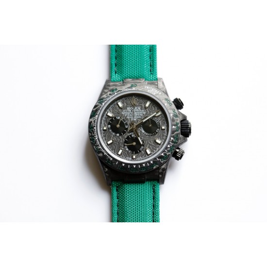 劳力士Rolex Daytona全碳纤维宇宙计时迪通拿横空出世 这款获得瑞士天文台认证的首款全碳纤迪通拿搭载全自动计时7750机械机芯 均调校测试 表盘配蜗形小秒针盘 蓝宝石抗刮损水晶镜面 碳纤维字面 完美复刻 原装同步魔术贴帆布带/橡树胶带 原装扣 更加柔软舒适 方便佩戴 爱不释手的劳力士迪通拿 品不完的一劳永逸!!! 劳力士Rolex Daytona全碳纤维宇宙计时迪通拿横空出世 这款获得瑞士天文台认证的首款全碳纤迪通拿搭载全自动计时7750机械机芯 均调校测试 表盘配蜗形小秒针盘 蓝宝石抗刮损水晶镜面 碳纤维字面 完美复刻 原装同步魔术贴帆布带/橡树胶带 原装扣 更加柔软舒适 方便佩戴 爱不释手的劳力士迪通拿 品不完的一劳永逸!!!