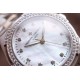 实拍【Vacheron Constantin江诗丹顿】纵横四海系列OVERSEAS女款小号型钢带款——一款极具魅力和旅行精神的女性腕表【表壳】直径36mm适合大部分女性佩戴,84颗圆形切割施华洛水更是钻璀璨夺目 【表盘】简约的大三针设计 旭日纹缎面拉丝的工艺处理 深邃优雅 时标均带白色夜光涂层 【机芯】CITIZEN8系列改Cal.5300机芯(机芯稳定零返修 ) 原装18k纳米镀金质摆陀 实拍【Vacheron Constantin江诗丹顿】纵横四海系列OVERSEAS女款小号型钢带款——一款极具魅力和旅行精神的女性腕表【表壳】直径36mm适合大部分女性佩戴,84颗圆形切割施华洛水更是钻璀璨夺目 【表盘】简约的大三针设计 旭日纹缎面拉丝的工艺处理 深邃优雅 时标均带白色夜光涂层 【机芯】CITIZEN8系列改Cal.5300机芯(机芯稳定零返修 ) 原装18k纳米镀金质摆陀