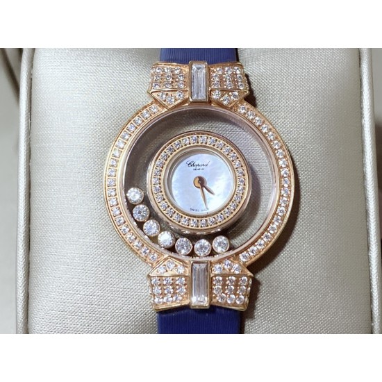 实拍 (蝴蝶结)chopard-happy Sport 萧邦HAPPY DIAMONDS系列快乐钻 腕表蓝宝石玻璃镜面 原厂瑞士石英机芯 镜面内自由滑动快乐钻 钻石围绕表盘回旋起舞 制作精巧双层透明跳跃时尚的设计风格,完美女性的前卫、大方、秀气的特质,内、外蓝宝石玻璃 ,微型按调EAT瑞士石英机,表壳直径约28mm 实拍 (蝴蝶结)chopard-happy Sport 萧邦HAPPY DIAMONDS系列快乐钻 腕表蓝宝石玻璃镜面 原厂瑞士石英机芯 镜面内自由滑动快乐钻 钻石围绕表盘回旋起舞 制作精巧双层透明跳跃时尚的设计风格,完美女性的前卫、大方、秀气的特质,内、外蓝宝石玻璃 ,微型按调EAT瑞士石英机,表壳直径约28mm