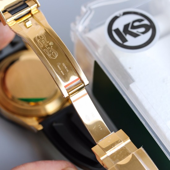 顶级做工KS出品:劳力士 恒动宇宙计时型迪通拿 【尺寸】40MM【表镜】抗刮损蓝水晶玻璃 防反光凸透式放大日历窗【表壳】上链表冠,旋入式三扣锁三重防水系统【机芯】采用7750机芯,高效精准稳定【表带】腕表搭配折叠式表扣,且表扣具有微调装置,可以调到非常的贴合手腕 折叠扣 超强夜光 防水大于100米 顶级做工KS出品:劳力士 恒动宇宙计时型迪通拿 【尺寸】40MM【表镜】抗刮损蓝水晶玻璃 防反光凸透式放大日历窗【表壳】上链表冠,旋入式三扣锁三重防水系统【机芯】采用7750机芯,高效精准稳定【表带】腕表搭配折叠式表扣,且表扣具有微调装置,可以调到非常的贴合手腕 折叠扣 超强夜光 防水大于100米