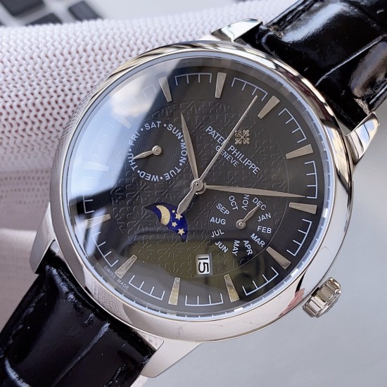 PP最新款式 百达翡丽Patek Philippe 搭配进口9100多功能机芯(零返修)功能(24小时,星期,星辰,月份)进口316精钢!搭配意大利进口小牛皮!原装折叠扣!尺寸42mm。耐磨防刮蓝宝石玻璃!超强防水50米!简约而不简单!百达翡丽,你值得拥有! PP最新款式 百达翡丽Patek Philippe 搭配进口9100多功能机芯(零返修)功能(24小时,星期,星辰,月份)进口316精钢!搭配意大利进口小牛皮!原装折叠扣!尺寸42mm。耐磨防刮蓝宝石玻璃!超强防水50米!简约而不简单!百达翡丽,你值得拥有!