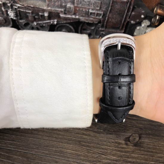 法兰克 穆勒Franck Muller 全新满天星系列⚓️搭载进口日本西铁城机械机芯⚙️18K电镀工艺意大利双面小牛皮原装针扣酒桶形拱桥状精钢表壳⚫️手工全镶嵌施华洛水晶钻 高贵霸气尺寸43*55mm高尚的艺术 精湛的工艺 一经发布 无不轰动 法兰克 穆勒Franck Muller 全新满天星系列⚓️搭载进口日本西铁城机械机芯⚙️18K电镀工艺意大利双面小牛皮原装针扣酒桶形拱桥状精钢表壳⚫️手工全镶嵌施华洛水晶钻 高贵霸气尺寸43*55mm高尚的艺术 精湛的工艺 一经发布 无不轰动