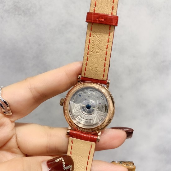 2019首推女表⚠️宝玑-Breguet 流金岁月系列搭配陀飞轮机械机芯，蓝宝石玻璃镜面，表壳直径约32mm10mm高贵优雅  尽显女王风范