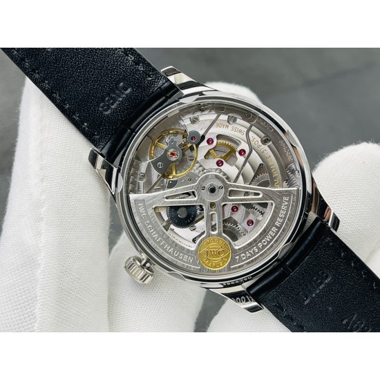 【ZF Factory销量神器】V5升级版 IWC万国葡7-葡萄牙系列 七日链 !1⃣️搭载定制版C.52010自动机械机芯!2⃣️独立小秒针,真动能指示!3⃣️蓝宝石玻璃镜面!4⃣️定制版意大利牛皮表带,原装扣子!5⃣️直径42毫米!ZF出品 必属精品 欢迎您的品鉴! 【ZF Factory销量神器】V5升级版 IWC万国葡7-葡萄牙系列 七日链 !1⃣️搭载定制版C.52010自动机械机芯!2⃣️独立小秒针,真动能指示!3⃣️蓝宝石玻璃镜面!4⃣️定制版意大利牛皮表带,原装扣子!5⃣️直径42毫米!ZF出品 必属精品 欢迎您的品鉴!