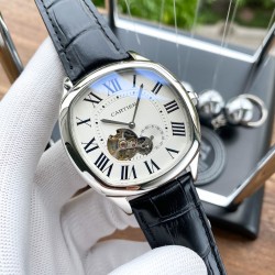 实物拍摄品牌：卡地亚-CARTIER   类型：男士腕表表壳：316精钢（做工上乘）表带：进口小牛皮/316精钢(两种可选)机芯：高级定制全自动机械机芯（走时稳定）材料：高级强化镀膜镜面尺寸：直径42mm，厚度13mm