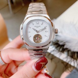 百达翡丽 手雷系列 女款简约飞轮 最强版本 Patek Philippe Seal印记Cal.324 CS自动机械机芯 专柜尺寸33mm 厚度9.5mm 花巨资复刻原版Cal.324 CS机芯 市场现在唯一一个324CS机芯与原装机芯摆轮一致 可谓市场最高版本女表表后 女性对永恒时间理念的钟爱 难以抗拒的柔美气息