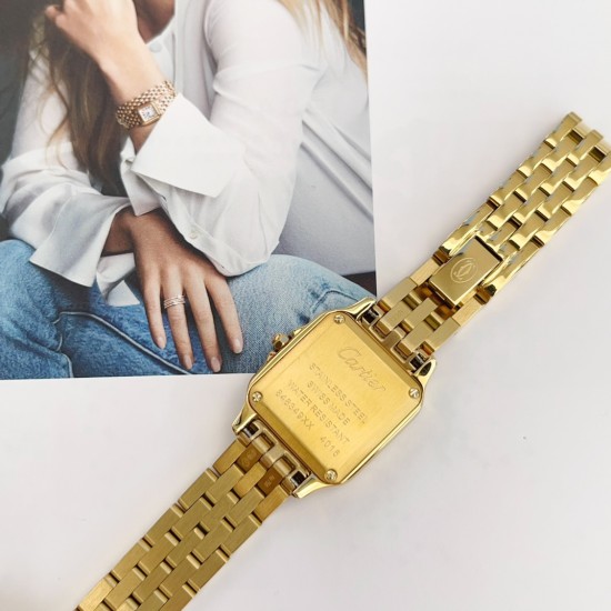Panthre de Cartier / double chain Width 22mm.Length 30mm. Chain length 44cm卡地亚猎豹系列腕表/双圈表链宽度22mm 长度30mm 链条长度44cm瑞士进口石英机芯,316L精钢表壳表链。蓝晶石表冠,蓝宝石镜面,淬火钢蓝指针,双圈环绕链条,便捷珠宝扣。 Panthre de Cartier / double chain Width 22mm.Length 30mm. Chain length 44cm卡地亚猎豹系列腕表/双圈表链宽度22mm 长度30mm 链条长度44cm瑞士进口石英机芯,316L精钢表壳表链。蓝晶石表冠,蓝宝石镜面,淬火钢蓝指针,双圈环绕链条,便捷珠宝扣。