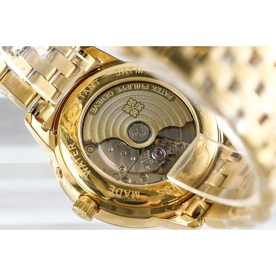 年末巨献“pp时尚新款 PATEK PHILIPPE【新年巨献 最高版本】百达翡丽超级复杂多功能系列(5721P-002)ZF厂高品质钢带款变运动系列原装9100升级版机芯。所有功能同正品(3字位月份显示 6字位24小时显示 9字位24小时和日月星辰显示),和原装一样的带水平压纹工艺,带荧光刻度 ,41mm直径。316L精钢镀金,原装进口蓝宝石水晶镜面。5721和5721P款的外钻为施华洛世奇钻,通透闪亮,气质非凡。在目前技术范畴内尽可能接近原装,此款腕表让您驾驭所有场合。 年末巨献“pp时尚新款 PATEK PHILIPPE【新年巨献 最高版本】百达翡丽超级复杂多功能系列(5721P-002)ZF厂高品质钢带款变运动系列原装9100升级版机芯。所有功能同正品(3字位月份显示 6字位24小时显示 9字位24小时和日月星辰显示),和原装一样的带水平压纹工艺,带荧光刻度 ,41mm直径。316L精钢镀金,原装进口蓝宝石水晶镜面。5721和5721P款的外钻为施华洛世奇钻,通透闪亮,气质非凡。在目前技术范畴内尽可能接近原装,此款腕表让您驾驭所有场合。