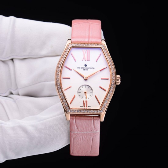 实拍 江诗丹顿-Vacheron Constantin 作为世界上历史悠久的钟表制造商从未停止生产,秉承悉力以赴,精益求精的品牌座右铭,其中有一款-Malte系列25530/000R-9742,经典酒桶型婉表,防磨水晶镜面,内部经反光处理,配置瑞士原装石英机芯,尺寸28.40*38.67毫米,厚度7.28毫米。表壳电镀18K白金/玫瑰金,表带有布绢带,牛皮带两种选择,针扣配带.市面最高版本,你值得拥有 实拍 江诗丹顿-Vacheron Constantin 作为世界上历史悠久的钟表制造商从未停止生产,秉承悉力以赴,精益求精的品牌座右铭,其中有一款-Malte系列25530/000R-9742,经典酒桶型婉表,防磨水晶镜面,内部经反光处理,配置瑞士原装石英机芯,尺寸28.40*38.67毫米,厚度7.28毫米。表壳电镀18K白金/玫瑰金,表带有布绢带,牛皮带两种选择,针扣配带.市面最高版本,你值得拥有