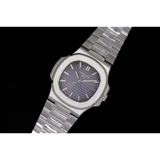 【“薄”大精深 从“芯”出发】全新升级V2版本 PATEK 。PHILPPE——鹦鹉螺5711/1A系列强势回归。1：1全新开模修正三件套壳 厚度仅9mm，修正了以往偏厚的现象，使之佩戴更贴合手腕。搭载全新定制版9015改原装CaI.324 S C洗花机芯。突破了无加夹板的情况下摆轮位置同步正品！定制级的人体工程学表带 修正了表带的铰链部分...[更多]