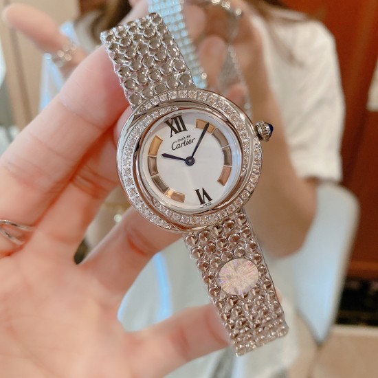 卡家时光流转系列经典中古表 真香警告⚠️Cartier小旋风 最热门的Vintage✔️小旋风的外壳,三圈圆圈绻缱交缠,演绎人生真挚情感。精致闪耀,华丽璀璨,,美到炸裂直径32mm,原装瑞士机芯,蓝宝石防刮镜面,有镀白金款和镀黄金,镀玫瑰金材质(白金为真白金材质,玫瑰金和黄金均为唛金电镀),美不胜收‼️女神必备中古腕表,韵味十足,上手超级奈斯 卡家时光流转系列经典中古表 真香警告⚠️Cartier小旋风 最热门的Vintage✔️小旋风的外壳,三圈圆圈绻缱交缠,演绎人生真挚情感。精致闪耀,华丽璀璨,,美到炸裂直径32mm,原装瑞士机芯,蓝宝石防刮镜面,有镀白金款和镀黄金,镀玫瑰金材质(白金为真白金材质,玫瑰金和黄金均为唛金电镀),美不胜收‼️女神必备中古腕表,韵味十足,上手超级奈斯