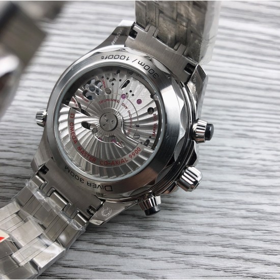 欧米茄 OMEGA R6 全新海系马列300m计时士男腕表 市面目前高最版本的计时腕表1:表壳拉身砂细腻洁白光亮斜边抛弧光度倒角与正一品致2: 搭载复刻米欧茄9900计机时芯,904精表钢壳44毫米 ,天进然口橡胶表带,3: 搭配饰以白色珐琅潜水刻度陶瓷表圈,让探索与众不同4:镜采面用进口蓝宝石,硬度高、抗刮损,效无果比通透5:表盘采用蓝(黑)色陶瓷打造而成饰以激光雕刻波浪图案 与镂空指针和白色珐琅潜水刻度相应成趣,诠释海洋魅力。 欧米茄 OMEGA R6 全新海系马列300m计时士男腕表 市面目前高最版本的计时腕表1:表壳拉身砂细腻洁白光亮斜边抛弧光度倒角与正一品致2: 搭载复刻米欧茄9900计机时芯,904精表钢壳44毫米 ,天进然口橡胶表带,3: 搭配饰以白色珐琅潜水刻度陶瓷表圈,让探索与众不同4:镜采面用进口蓝宝石,硬度高、抗刮损,效无果比通透5:表盘采用蓝(黑)色陶瓷打造而成饰以激光雕刻波浪图案 与镂空指针和白色珐琅潜水刻度相应成趣,诠释海洋魅力。