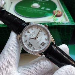 劳力士 ROLEX J21 与台湾厂耗时6个月打造精美壳身，不显浮华的风格广受成功人士喜爱，逐渐深刻人心，并备受各界人士推重。工艺精湛，糅合尊贵、典雅和独特气质于一身，位列世界手表业之翘楚 材料：316钢  18k微纳米电镀金，直径39mm，26000每小时振荡次数，动力储备48小时，三度防水性能，返修率几乎为零。请认准独家品质 三杰精致推荐男士机械腕表 SJ为你精心设计超真实实物图拍摄