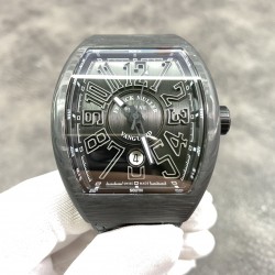 法兰克穆勒 FRANCK MULLER，透过特殊处理工序将碳纤维的超轻优雅与夜光粒子的特性完美糅合，将两种材质的特性发挥得淋漓尽致，在表壳内呈现前所未见如宇宙般的景象。 在夜幕低垂之时，展现充满未来感的外型，令人耳目一新。碳纤维表壳饰以夜光细节，令这款腕表更前卫时尚。搭载9015机芯，质量稳定。tw厂出品，出货实拍