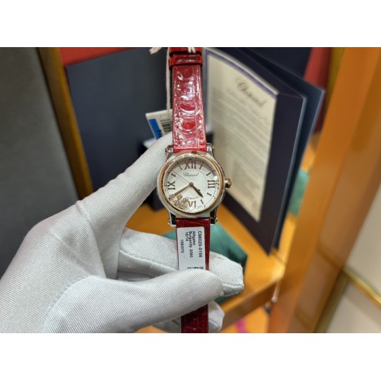 NR 实拍 最新配色 特别款 最强副本萧邦CHOPARD快乐钻系列(原版开模)「小号33mm 」历时一年多研发终于面世,在蓝气球已经是女士标配的时代 萧邦快乐钻系列女表脱颖而出,成为时尚界追捧的一股潮流!【 Factory HAPPY DIMION系列】此款不但能凸显出钻石的高贵而且更是「女神」最渴望拥有腕表之一 轻松出席各种场合不会出现「同款尴尬」【表带】标配美洲鳄鱼皮 【机芯】采用TOP级2892机芯,每颗机芯都经由制表师的精调细选,确保带来稳定可靠的精准走时。绝世精品!图为33尺寸 NR 实拍 最新配色 特别款 最强副本萧邦CHOPARD快乐钻系列(原版开模)「小号33mm 」历时一年多研发终于面世,在蓝气球已经是女士标配的时代 萧邦快乐钻系列女表脱颖而出,成为时尚界追捧的一股潮流!【 Factory HAPPY DIMION系列】此款不但能凸显出钻石的高贵而且更是「女神」最渴望拥有腕表之一 轻松出席各种场合不会出现「同款尴尬」【表带】标配美洲鳄鱼皮 【机芯】采用TOP级2892机芯,每颗机芯都经由制表师的精调细选,确保带来稳定可靠的精准走时。绝世精品!图为33尺寸