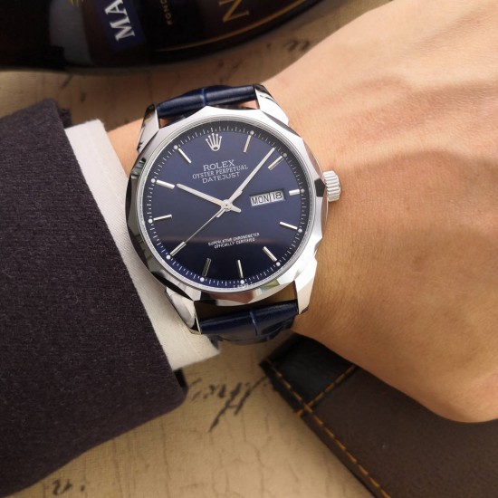 『臻品推荐』新品发布[玫瑰] 劳力士-ROLEX独家首发-----❤不忘初心 追求品质 精准细致机芯:顶级精准稳定8215全自动机械表壳:顶级版316L精钢表扣:钢带按扣、皮带针扣玻璃:高硬度矿物质水晶玻璃直径:原装尺寸42mm11mm[色]完美呈现 品质上乘，手感独特，送礼自戴首选[鼓掌]〔----用心，所以更完美 〕