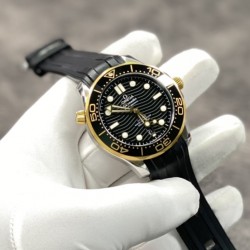【VS出品】欧米茄 海马300M 316精钢材质打造！间黄金胶带款！8800机 42MM！出货实拍