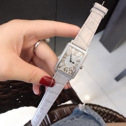 法兰克穆勒Franck muller 全新爆版长岛系列  满天星闪闪发亮 经典时尚清晰数字面 女士潮流腕表  进口石英机芯  316L精钢表壳  舒适真牛皮表带 多个颜色可搭配 本款腕表备受时尚女性喜爱 在不同的场合 映耀着她们各自的独特个性与迷人风华