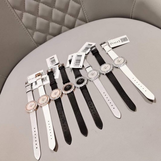 伯爵-PIAGET 全新高级珠宝系列,18K白金.玫瑰金,镶饰24颗马眼型切割美钻(约3.84克拉)是高级珠宝制作的一大挑战;钻石散发的耀眼光芒,皮带采用轻柔的缎面材质,与钻石造型形成优雅对比。原装尺寸31X7.8mm. 伯爵-PIAGET 全新高级珠宝系列,18K白金.玫瑰金,镶饰24颗马眼型切割美钻(约3.84克拉)是高级珠宝制作的一大挑战;钻石散发的耀眼光芒,皮带采用轻柔的缎面材质,与钻石造型形成优雅对比。原装尺寸31X7.8mm.