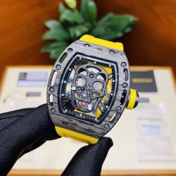 理查徳 米勒 Richard Mille RM052系列 最新鬼头夜光碳纤升级版 颅骨系列 碳纤维壳身 搭载原装进口机械机芯更突显了这块腕表的运动风格 透过防眩光鑫的表镜 可见到悬浮式镂空机芯 其大胆个性的颅骨设计霸气夺目 成功捕获一众腕表爱好者的心 骷髅形象 打造一个不拘泥于主流的钟表世界！