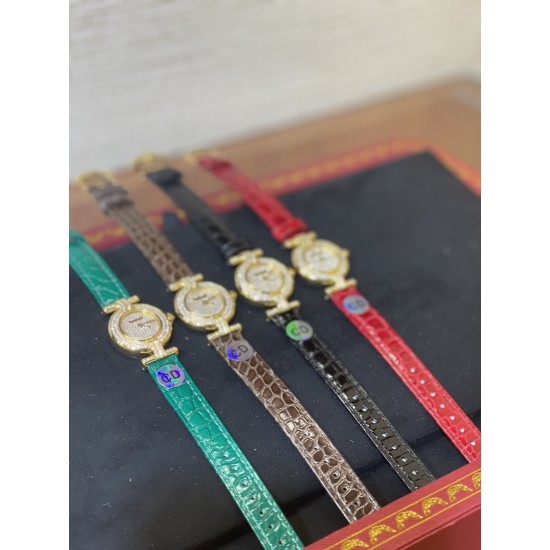 鳄鱼皮新品发布 奢华版满天星镶钻表盘卡地亚小旋风must de小金表vintage中古断货王，性价比高闭眼入。神仙颜值美绝trinity，小孩子才做选择，成年人都是all in![色]表径24mm，超薄厚度5.8mm，搭载瑞士石英机芯，罗马刻度奶油盘，简洁大两针，后镶天然美钻搭配鳄鱼皮表带更奢华超级闪。可仙可盐可甜，精致优雅上手绝美。时尚是一个经典的轮回～说不定今年的复古风，你就是走得最驾轻就熟的一个。推荐指数：⭐⭐⭐⭐⭐