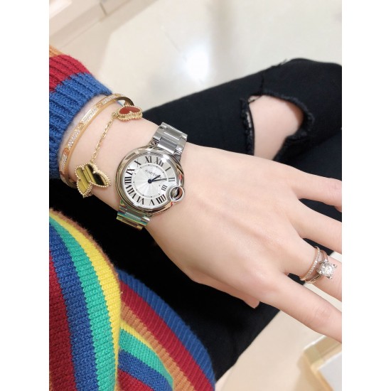 实拍 V6CARTIER 蓝气球~33mm原装机芯系列 157原装机芯…所有配件均可与原装互换凹槽式表冠镶嵌尖晶石,镀银珠光扭索雕纹表盘,剑形蓝钢指针,蓝宝石水晶镜面,精钢表链!厚度:9.96毫米,细节再度提升,重磅推出… 实拍 V6CARTIER 蓝气球~33mm原装机芯系列 157原装机芯…所有配件均可与原装互换凹槽式表冠镶嵌尖晶石,镀银珠光扭索雕纹表盘,剑形蓝钢指针,蓝宝石水晶镜面,精钢表链!厚度:9.96毫米,细节再度提升,重磅推出…