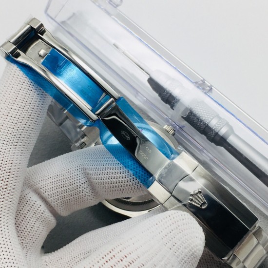 N9 Factory最新推荐 原版复刻 劳力士Rolex天行者系列SKY-DWELLER 直径42毫米x10毫米 机芯:进口全自动机械机芯改装9001 (24小时盘可单调) 圈口: 劳力士Ring Command三角坑纹⏲双向旋转外圈,镜面:德国进口蓝宝石玻璃镜面,材料:904L精钢表壳 表带: 不锈钢(蚝式钢),蚝式,原装保险折叠扣,经典男士休闲腕表,成功男士的标志!让您一劳永逸!N9诚意之作 值得你拥有! N9 Factory最新推荐 原版复刻 劳力士Rolex天行者系列SKY-DWELLER 直径42毫米x10毫米 机芯:进口全自动机械机芯改装9001 (24小时盘可单调) 圈口: 劳力士Ring Command三角坑纹⏲双向旋转外圈,镜面:德国进口蓝宝石玻璃镜面,材料:904L精钢表壳 表带: 不锈钢(蚝式钢),蚝式,原装保险折叠扣,经典男士休闲腕表,成功男士的标志!让您一劳永逸!N9诚意之作 值得你拥有!