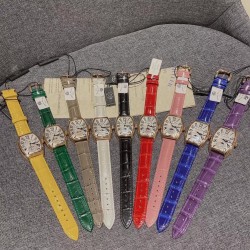 法兰克穆勒-FRANCK MULLER（FM）LADIESCOLLECTION系列，瑞士石英机芯，日月星辰 进口意大利牛皮制作仿真鳄鱼皮，光泽度饱满，尺寸32x43mm 厚度8mm