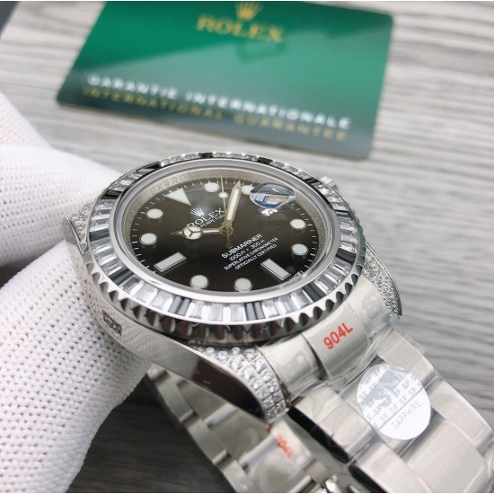 ROLEX Submarine 水鬼钻石系列 3135机芯 ROLEX劳力士SUB水鬼系列不断提高复刻效果,精钢不断改进的钻研精神,特别是五大神器的业界认可,目前销量一直成上升趋势!尺寸:40mm表镜:抗刮损蓝水晶玻璃,防反光凸透式放大日历窗!表壳:上链表冠,旋入式三扣锁三重防水系统!机芯:Cal.3135自动机械机芯!表带:蚝式三节表链!表扣:折叠扣,超强夜光,防水大于100米!SF出品 附带全套原版配置包括(保修卡 正品说明书) ROLEX Submarine 水鬼钻石系列 3135机芯 ROLEX劳力士SUB水鬼系列不断提高复刻效果,精钢不断改进的钻研精神,特别是五大神器的业界认可,目前销量一直成上升趋势!尺寸:40mm表镜:抗刮损蓝水晶玻璃,防反光凸透式放大日历窗!表壳:上链表冠,旋入式三扣锁三重防水系统!机芯:Cal.3135自动机械机芯!表带:蚝式三节表链!表扣:折叠扣,超强夜光,防水大于100米!SF出品 附带全套原版配置包括(保修卡 正品说明书)