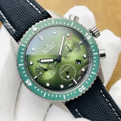 JB Factory2024墙裂推荐 宝珀五十浔深潜器飞返计时码表问世了，直径43MM【表壳】牙圈对版，立体感强！永不退色，手感爽滑且不伤肌肤。表冠（表把）刻字工整，超神级工艺！【表扣】表扣内外打磨同样一丝不苟，扣针的针尖做了多面倒角打磨，完美还原正品细节！【机芯】采用稳定7750机芯改宝珀自产Cal.1735机芯。自动上链，计时功能！专业潜水，旋转表圈，且带有超强夜光功能，潜水时能做到精确计时！JB Factory2024匠心力作 欢迎各位表友品鉴！