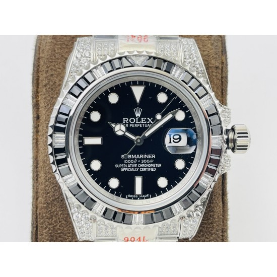 【VRS Factory2022墙裂推荐 市场最高版本】奢华大作,劳力士Rolex SUB潜航者后镶钻定制版!是奢华闪耀与永不退色的融合,更是经典潮流的不二之选!1⃣️【表壳】直径40MM。每一颗钻石/彩宝均来自奥地利(施华洛世奇原产地)经过严格的筛选,确保颜色,大小,火彩统一,专业珠宝镶嵌师精心镶嵌。2⃣️【表带】跟官网同步,904L蚝式钢完美还原坚固耐用的优良血统,效果可媲美原装。3⃣️【机芯】采用复刻界的机芯之王——搭配3135自动上旋机芯。VRS Factory匠心力作 敬请各路表友品鉴! 【VRS Factory2022墙裂推荐 市场最高版本】奢华大作,劳力士Rolex SUB潜航者后镶钻定制版!是奢华闪耀与永不退色的融合,更是经典潮流的不二之选!1⃣️【表壳】直径40MM。每一颗钻石/彩宝均来自奥地利(施华洛世奇原产地)经过严格的筛选,确保颜色,大小,火彩统一,专业珠宝镶嵌师精心镶嵌。2⃣️【表带】跟官网同步,904L蚝式钢完美还原坚固耐用的优良血统,效果可媲美原装。3⃣️【机芯】采用复刻界的机芯之王——搭配3135自动上旋机芯。VRS Factory匠心力作 敬请各路表友品鉴!