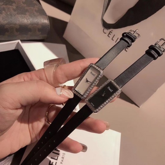 伯爵LIMELIGHT系列G0A39200 女士腕表 原装瑞士石英机芯 316L精钢表壳 蓝宝石玻璃镜面 娟丝表带 直径15mm*31mm (市场最高版本)该款腕表备受女性喜爱,在不同的场合映耀着她们各自的独特个性与迷人风 伯爵LIMELIGHT系列G0A39200 女士腕表 原装瑞士石英机芯 316L精钢表壳 蓝宝石玻璃镜面 娟丝表带 直径15mm*31mm (市场最高版本)该款腕表备受女性喜爱,在不同的场合映耀着她们各自的独特个性与迷人风