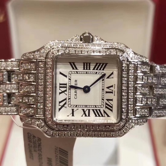 卡地亚 Cartier【独家实拍出关品质豹姿魅影满天星】2018全网新品独家首发PanthredeCartier 流畅的线条柔软服帖于腕间 举手投足中流露与生俱来的优雅风范 圆润利落 设计细腻的方形表壳 全手工镶嵌天然钻石 Panthre de Cartier卡地亚猎豹腕表精彩诠释美学精髓 华丽的一抹金 熠熠钻石点缀其间 尽展摩登女性独具一格的魅力! 卡地亚 Cartier【独家实拍出关品质豹姿魅影满天星】2018全网新品独家首发PanthredeCartier 流畅的线条柔软服帖于腕间 举手投足中流露与生俱来的优雅风范 圆润利落 设计细腻的方形表壳 全手工镶嵌天然钻石 Panthre de Cartier卡地亚猎豹腕表精彩诠释美学精髓 华丽的一抹金 熠熠钻石点缀其间 尽展摩登女性独具一格的魅力!