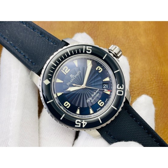 ZF Factory2024墙裂推荐 典藏精品【雄浑宽厚,大家风范】宝珀超级夜光,宽厚的表壳设计,优雅的蓝宝石表圈,成就潜水鼻祖!是一款难得的腕表!1⃣️【技术难点】采用蓝宝石打造的表圈口是腕表最有价值的部分,蓝宝石的硬度相当,脆点诡异,十分难处理,要达到原装灵气逼人且纤薄有力的效果,成品率只能控制在3到5层左右。2⃣️【精髓所在】霸气侧漏的表壳做工十分精湛,每一道抛光或是拉丝,都经过ZF制表师耐心的处理。确保效果和神韵都能和正品相随。ZF出品,必属精品。50寻,您值得拥有! ZF Factory2024墙裂推荐 典藏精品【雄浑宽厚,大家风范】宝珀超级夜光,宽厚的表壳设计,优雅的蓝宝石表圈,成就潜水鼻祖!是一款难得的腕表!1⃣️【技术难点】采用蓝宝石打造的表圈口是腕表最有价值的部分,蓝宝石的硬度相当,脆点诡异,十分难处理,要达到原装灵气逼人且纤薄有力的效果,成品率只能控制在3到5层左右。2⃣️【精髓所在】霸气侧漏的表壳做工十分精湛,每一道抛光或是拉丝,都经过ZF制表师耐心的处理。确保效果和神韵都能和正品相随。ZF出品,必属精品。50寻,您值得拥有!