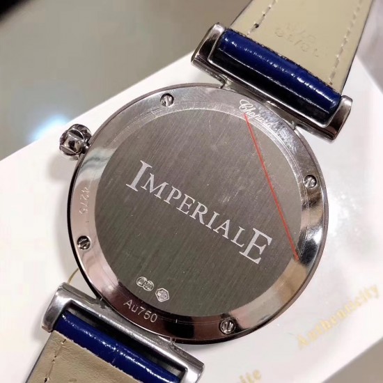 萧邦 CHOPARD IMPERIALE 系列腕表。独特风格带您走进一个新阶段并且成功塑造了崇尚自我表达和与众不同的生活化概念,316精钢材质,此表款全手工镶嵌施华洛世奇水晶钻,成为了美式奢侈生活风格的代表!进口石英机芯以及精细做工,佩戴贴手舒适,设计风格简约明朗。充满奢华璀璨的气息,光彩夺人、让你瞬间提升华丽的气质 ! 萧邦 CHOPARD IMPERIALE 系列腕表。独特风格带您走进一个新阶段并且成功塑造了崇尚自我表达和与众不同的生活化概念,316精钢材质,此表款全手工镶嵌施华洛世奇水晶钻,成为了美式奢侈生活风格的代表!进口石英机芯以及精细做工,佩戴贴手舒适,设计风格简约明朗。充满奢华璀璨的气息,光彩夺人、让你瞬间提升华丽的气质 !