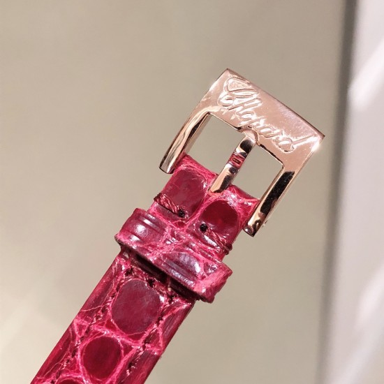 实拍 萧邦新品TWO O TEN系列小方壳珠宝系列集现代高素质制表工艺技术,精致由内而外,彰显每一处细节精细做工、极致臻美,朝气蓬勃迎着新一年自由奋斗精神小方壳身*28mm*26mm精钢表壳白金镶钻,金钻,玫瑰金钻挑选天然珍珠贝壳母数字面拱桥蓝宝石镜玻sapphire 日本Miyota 精选石英小机芯搭配美洲鳄鱼皮表带 实拍 萧邦新品TWO O TEN系列小方壳珠宝系列集现代高素质制表工艺技术,精致由内而外,彰显每一处细节精细做工、极致臻美,朝气蓬勃迎着新一年自由奋斗精神小方壳身*28mm*26mm精钢表壳白金镶钻,金钻,玫瑰金钻挑选天然珍珠贝壳母数字面拱桥蓝宝石镜玻sapphire 日本Miyota 精选石英小机芯搭配美洲鳄鱼皮表带