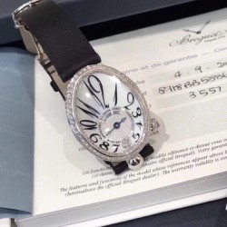 Breguet-宝玑 那不勒斯皇后系列！蓝宝石拱桥弧形玻璃 表盘用天然白色珍珠母贝 阿拉伯数字时符 经典的蓝钢宝玑指针 6点位设有一颗水钻 那不勒斯皇后款 绝对的女神气质名媛款 最重要的是百搭得来不失少女心 必入款❗带上一秒变女神，各种派对，晚会，聚会，约会，发布会，让你BlingBling。
