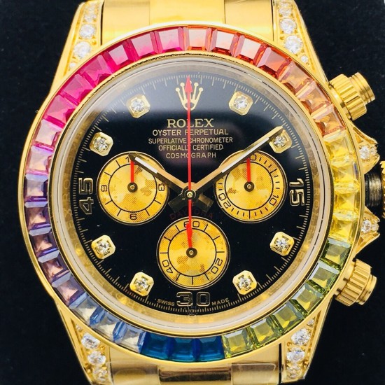 DR Factory诚意之作 V3升级版 市场最高版本 劳.力士Rolex全新彩虹圈迪通拿Daytona!升级细节:1:升级圈口角度与宝石大小颜色,缎纹字面更加富有光泽,能与原装保持一致!2:904L钢带,表壳按键防滑齿纹更加明显立体!3:劳力士彩虹圈迪通拿是ROLEX爱好者的首选,搭载7750机芯,奢华副本DAYTONA的最新首选,是土豪最佳选择!DR Factory为您呈现您想要的一切!DR品质 追求完美 不断超越!(附送专用拆表工具一套+专用手表收纳盒一个+时尚运动手环一条) DR Factory诚意之作 V3升级版 市场最高版本 劳.力士Rolex全新彩虹圈迪通拿Daytona!升级细节:1:升级圈口角度与宝石大小颜色,缎纹字面更加富有光泽,能与原装保持一致!2:904L钢带,表壳按键防滑齿纹更加明显立体!3:劳力士彩虹圈迪通拿是ROLEX爱好者的首选,搭载7750机芯,奢华副本DAYTONA的最新首选,是土豪最佳选择!DR Factory为您呈现您想要的一切!DR品质 追求完美 不断超越!(附送专用拆表工具一套+专用手表收纳盒一个+时尚运动手环一条)
