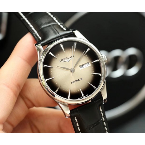 品牌： 浪琴-LONGINES  100米防水 类型：[酷]男士腕表表壳：316精钢（做工优质)表带：进口小牛皮/316精钢(两种可选)机芯：日本进口8215全自动机械机芯（走时稳定）玻璃：高级双卜蓝宝石镜面(防划花)尺寸：直径40mm，厚度12mm