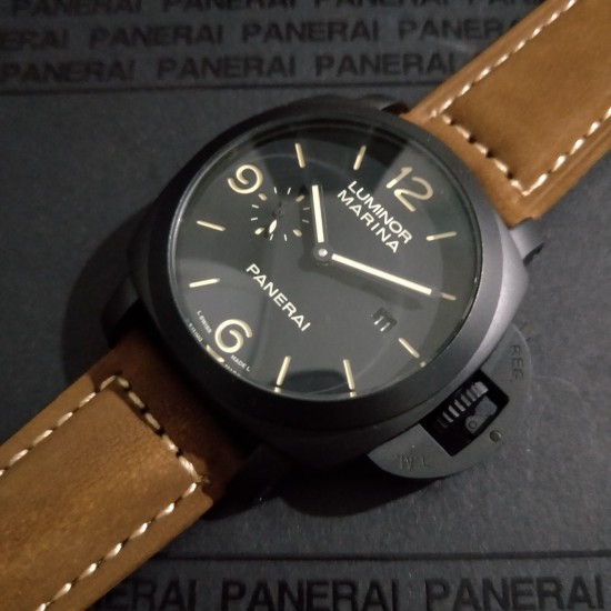 沛纳海精品男士机械表，热卖款PAM00386，直径44mm,厚度15mm,316L精钢黑壳，高硬度矿物质玻璃，复古磨砂疯马皮，装配海鸥全自动机芯。尊贵典范，时尚追求！欢迎转载！[害羞][害羞]