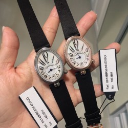 ⚠️到货啦 新版宝玑              实拍 Breguet-宝玑那不勒斯皇后系列！        史上最强最美 超薄 最新升级版本 绝对值得拥有的一款 正品一致的拉丁料绢表带 蓝宝石拱桥弧形玻璃 表盘用天然白色珍珠母贝 阿拉伯数字时符 经典的蓝钢宝玑指针 6点位设有一颗水滴形钻石  机芯是586/1自动上链机  我们一直正品完美复刻 那不勒斯皇后款 绝对的女神气质名媛款 最重要的是百搭得来不失少女心 必入款❗带上一秒变女神，各种派对，晚会，聚会，约会，发布会，让你BlingBling。