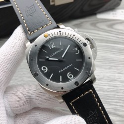 沛纳海--PANERAI 隆重登场  沛纳海一直深受男士喜欢 因为他具有独特风味 戴上手的的手感非常悦目 凸显出男士的魅力 采用全自动机械机芯 ，316精钢表壳，水晶蓝光玻璃镜面敖，手表尺寸44mm，进口小牛皮材质表带