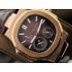 【PFF Factory2021牛年力作】V2升级版 【市场最高品质版本】百达.翡丽Patekphilippe运动系列(鹦鹉螺)5724(霸道总裁)升级版!1⃣️所有功能同正品(10字位动能显示,7字位日历和月相 4字位小秒针),和原装一样的带水平压纹图案,带荧光刻度 !2⃣️直径40毫米,904L精钢镀金,蓝宝石玻璃镜面。3⃣️5722和5724款的外钻为施华洛世奇钻,通透闪亮,气质非凡。在目前技术范畴内尽可能接近原装,此款腕表可以让您驾驭所有场合!PFF匠心之作 欢迎您的品鉴! 【PFF Factory2021牛年力作】V2升级版 【市场最高品质版本】百达.翡丽Patekphilippe运动系列(鹦鹉螺)5724(霸道总裁)升级版!1⃣️所有功能同正品(10字位动能显示,7字位日历和月相 4字位小秒针),和原装一样的带水平压纹图案,带荧光刻度 !2⃣️直径40毫米,904L精钢镀金,蓝宝石玻璃镜面。3⃣️5722和5724款的外钻为施华洛世奇钻,通透闪亮,气质非凡。在目前技术范畴内尽可能接近原装,此款腕表可以让您驾驭所有场合!PFF匠心之作 欢迎您的品鉴!