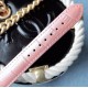 实拍 新品粉色少女心 萧邦Happy Sport腕表精钢为材质,风格优雅而妩媚,搭载一枚由萧邦制表厂自制的全新瑞士石英机芯,以欢庆Happy Sport系列问世25周年纪念。腕表的双色表壳呈现如丝般的美妙色彩渐变,粉色珍珠母贝表盘质地精雅、纹理分明,与小牛皮表带相得益彰,堪称凝聚萧邦精髓的结晶之作,蓝宝石玻璃,尺寸36mm。 实拍 新品粉色少女心 萧邦Happy Sport腕表精钢为材质,风格优雅而妩媚,搭载一枚由萧邦制表厂自制的全新瑞士石英机芯,以欢庆Happy Sport系列问世25周年纪念。腕表的双色表壳呈现如丝般的美妙色彩渐变,粉色珍珠母贝表盘质地精雅、纹理分明,与小牛皮表带相得益彰,堪称凝聚萧邦精髓的结晶之作,蓝宝石玻璃,尺寸36mm。
