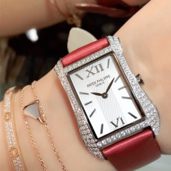 实拍 PATEK PHILIPPE百达翡丽系列 女士腕表（白金表壳搭配沙丁布带，表圈镶嵌天然锆石，蓝宝石玻璃，搭载瑞士石英机芯，尺寸30*34*7毫米）