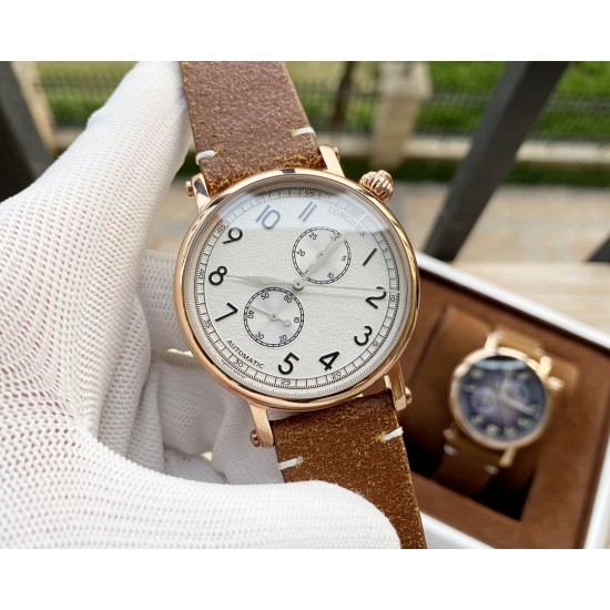 浪琴 Longines 年度爆款,限量版飞行员腕表,独特的倾斜式表盘源自1935为美国军方设计的表款,致敬品牌与航空的历史渊源。精钢表壳直径44mm,也是飞行员表常见的大号尺寸,黑色磨砂表盘采用渐变色效果,棕黄色的阿拉伯数字时标充满了复古气息。搭载全自动机械机芯,做旧皮革表带,销量销售 浪琴 Longines 年度爆款,限量版飞行员腕表,独特的倾斜式表盘源自1935为美国军方设计的表款,致敬品牌与航空的历史渊源。精钢表壳直径44mm,也是飞行员表常见的大号尺寸,黑色磨砂表盘采用渐变色效果,棕黄色的阿拉伯数字时标充满了复古气息。搭载全自动机械机芯,做旧皮革表带,销量销售