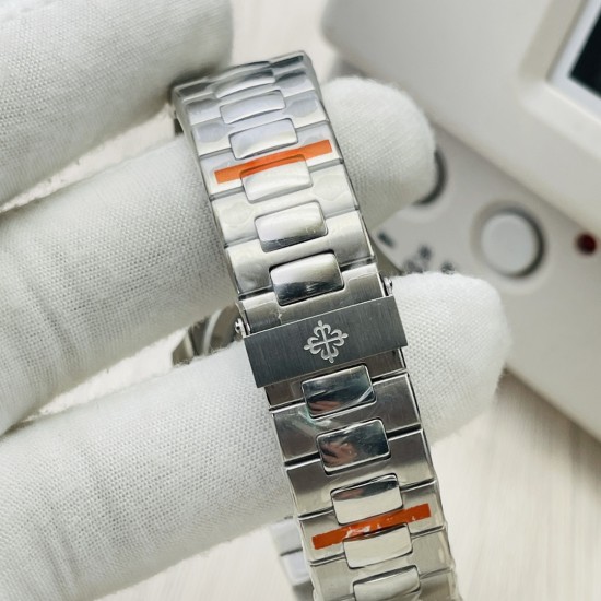 【PFF Factory2022新势力 新力作】V4最高升级版本 最高复刻 百达.翡丽PATEK PHILIPPE 优雅运动系列5711/1A鹦鹉螺!PFF震撼出品!钢表之王!1⃣️【机芯】全网最佳解毒方案,搭配百达.翡丽9015机改Cal.324自动上链一体机芯!精准稳定!2⃣️【表带】定制级人体工程学表带,钢带中珠是钻石型的,与正品相结合。3⃣️【直径】表壳尺寸40毫米,厚度仅9.8毫米,也与原装最接近。【PFF Factory】匠心之作 欢迎您的品鉴! 【PFF Factory2022新势力 新力作】V4最高升级版本 最高复刻 百达.翡丽PATEK PHILIPPE 优雅运动系列5711/1A鹦鹉螺!PFF震撼出品!钢表之王!1⃣️【机芯】全网最佳解毒方案,搭配百达.翡丽9015机改Cal.324自动上链一体机芯!精准稳定!2⃣️【表带】定制级人体工程学表带,钢带中珠是钻石型的,与正品相结合。3⃣️【直径】表壳尺寸40毫米,厚度仅9.8毫米,也与原装最接近。【PFF Factory】匠心之作 欢迎您的品鉴!