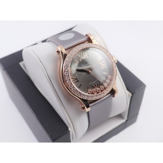 实拍 《YF》正品开模 新品推出 萧邦快乐钻278559-3003 采用手工丝绸带无法掩饰的奢华感 YF一直追求与原装一致 不胡乱修改任何原装没有的款式。 实拍 《YF》正品开模 新品推出 萧邦快乐钻278559-3003 采用手工丝绸带无法掩饰的奢华感 YF一直追求与原装一致 不胡乱修改任何原装没有的款式。