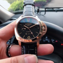 品牌：沛纳海--PANERAI  LUMINOR PAM00576 类型：男士顶级腕表 机芯：全自动机械机芯 表壳：316L精钢表壳 镜面：矿物强化玻璃 皮带：进口真牛皮表带 三杰卓越非凡 尽显男士魅力尺寸：直径44mm 厚度16mm。SJ为你精心打造超真实实物图拍摄 让你超真实实物图体验